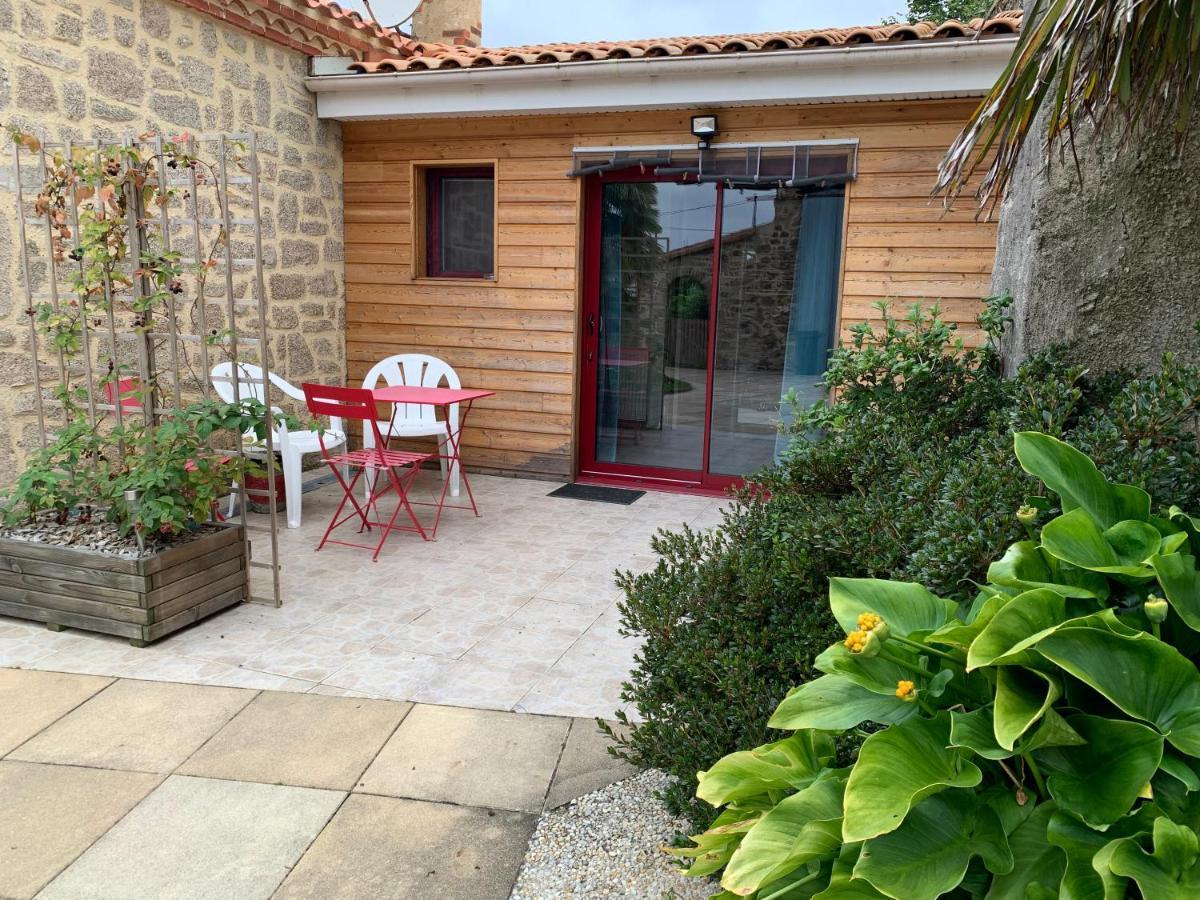 La Basse Monniere Bed & Breakfast Sevremont Bagian luar foto